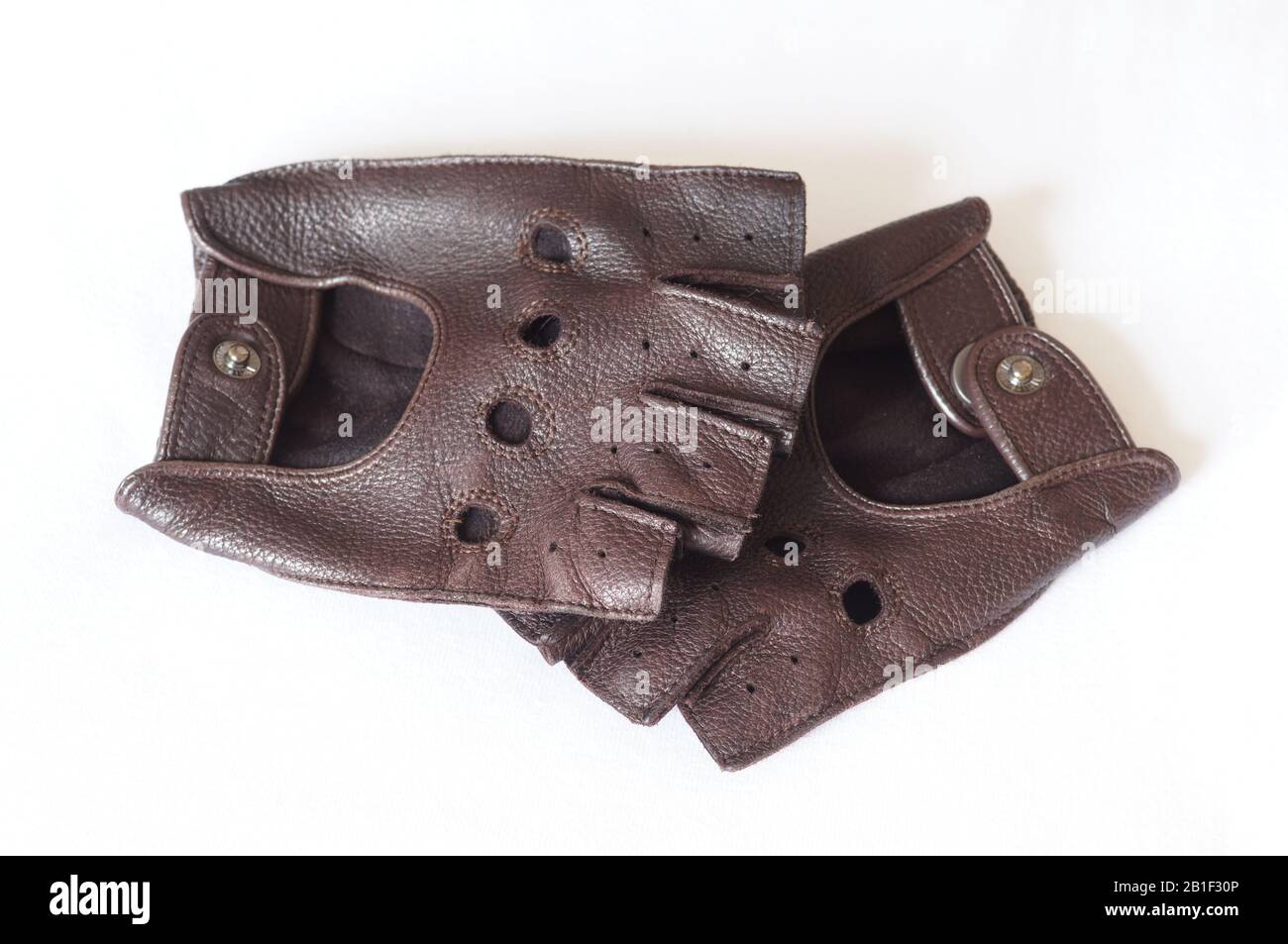 Leather driving gloves Banque de photographies et d'images à haute  résolution - Alamy