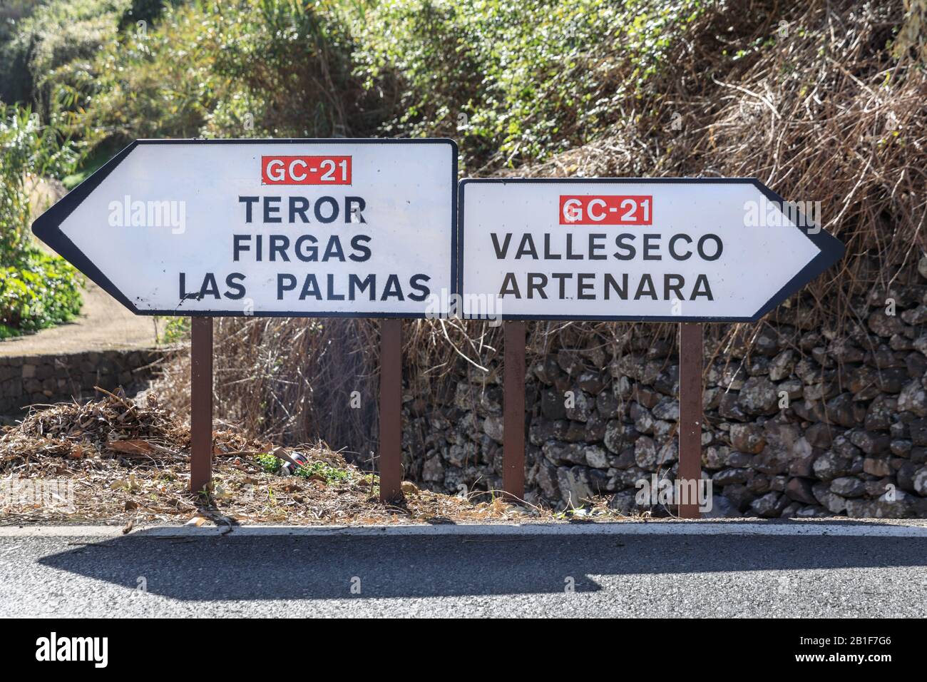 Panneaux routiers et itinéraire à Gran Canaria, îles Canaries, Espagne Banque D'Images