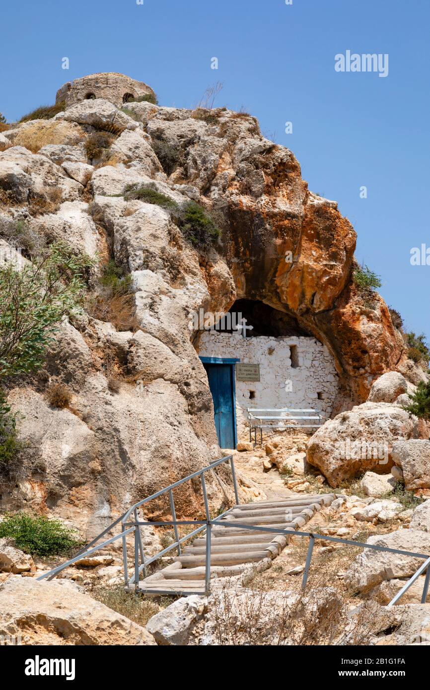 L'église grotte d'Ayios Saranta, près d'Ayia Napa, Paralimni, Chypre. Banque D'Images