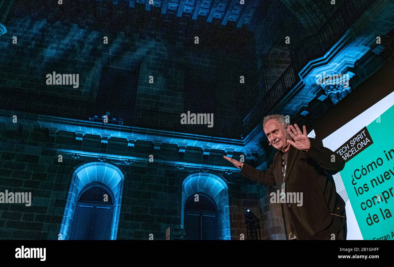 Ferran Adrià Acosta, fondateur du restaurant primé El Bulí à Cala Montjoi, parlant pendant l'événement.Premier jour de Tech Spirit Barcelona, un autre congrès improvisé au Mobile World Congress 2020 (MWC2020), qui vise à réunir de nouveaux talents, innovations commerciales et sponsors pour promouvoir la création de nouvelles initiatives commerciales. Banque D'Images