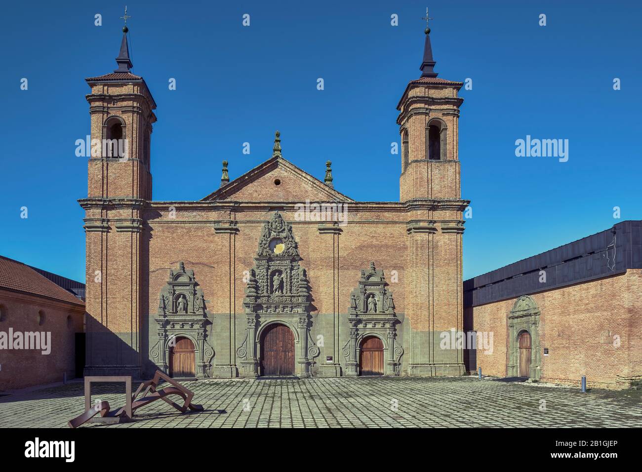 Extérieur du centre d'interprétation sur les ruines du nouveau monastère de San Juan de la Peña dans la municipalité de Jaca, Huesca, Aragon, Espagne, Europe Banque D'Images