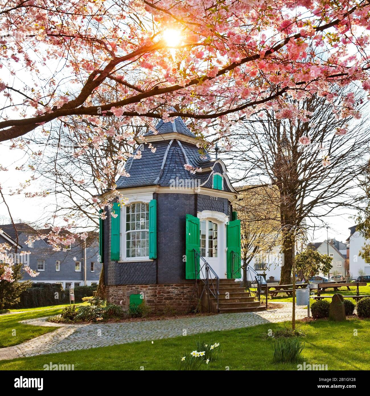 Maison historique de jardin rococo au printemps, Allemagne, Rhénanie-du-Nord-Westphalie, Bergisches Land, Radevormwald Banque D'Images