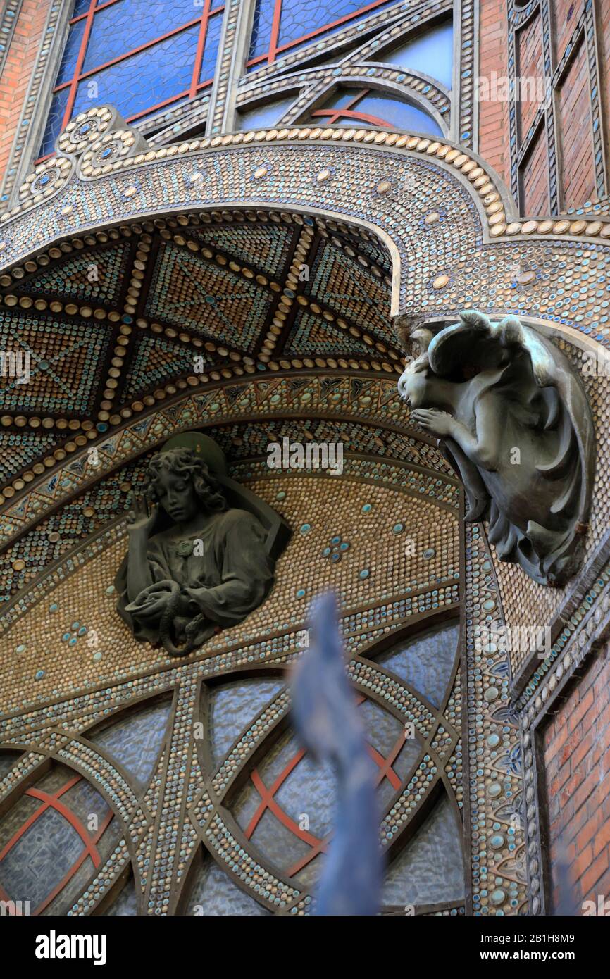 Vue extérieure de l'église Saint Jean de Montmartre ou de l'église Saint-Jean de Montmartre à Montmartre.Paris.France Banque D'Images