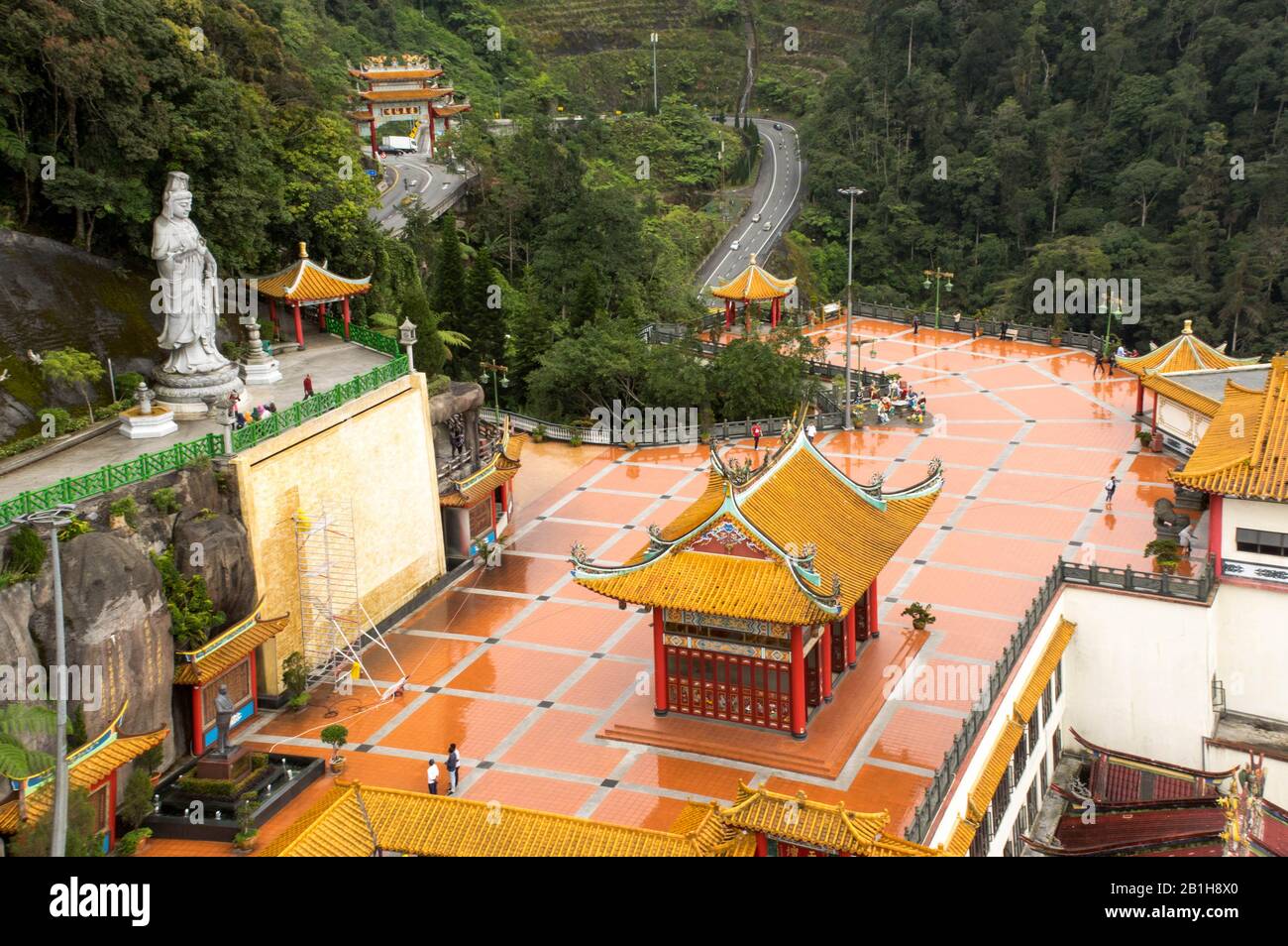 Vue depuis le sommet du temple des grottes de Chin Swee à Pahang, en Malaisie Banque D'Images