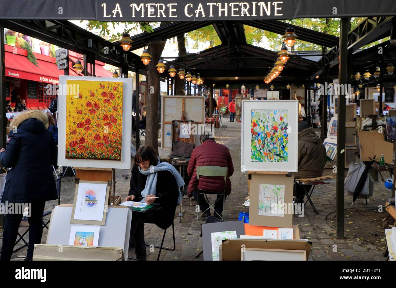 Artistes travaillant sur place du Tertre.Montmartre.Paris.France Banque D'Images