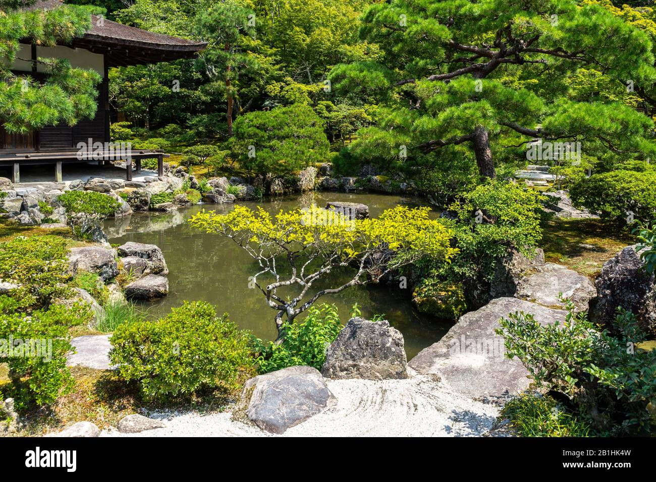 Les beaux jardins japonais du temple de Ginkaku-ji (Temple d'argent) pendant la saison estivale, Kyoto, Japon Banque D'Images