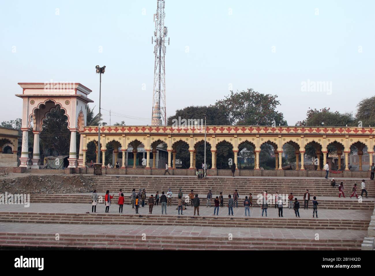20 Mars 2019, Pune , Maharashtra, Inde. Étudiants pratiquant des bhajans ou des chansons religieuses, Alandi Ghat, Alandi Banque D'Images
