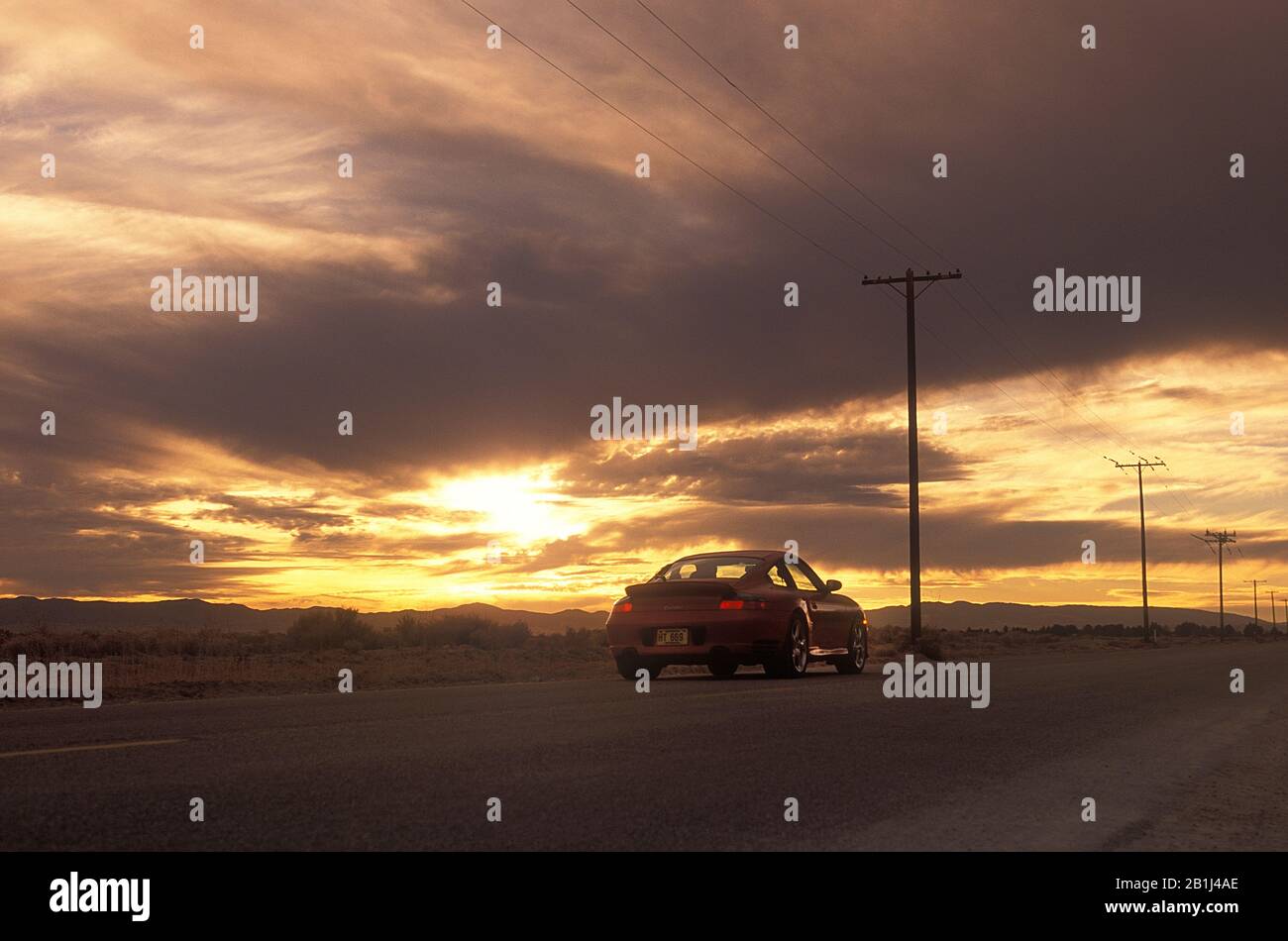2001 Porsche 911(996) dans le désert de Mojave Californie États-Unis Banque D'Images 2001 Porsche 911(996) dans le désert de Mojave Californie États-Unis Banque D'Images