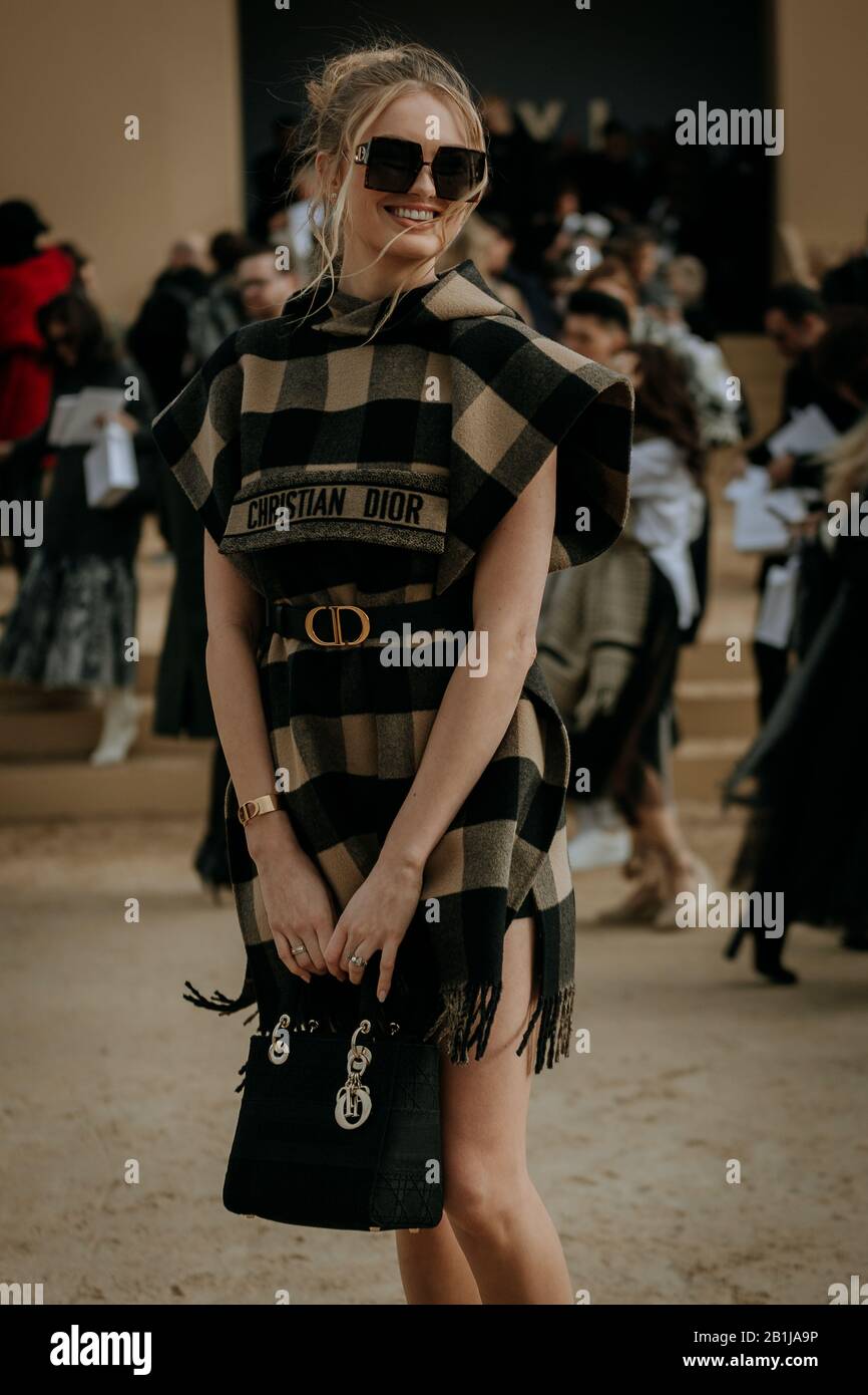 Romee Strijd portant Dior de la nouvelle collection automne hiver 2020  2021, Christian Dior Création originale, pendant la semaine de la mode de  Paris à Paris, de Photo Stock - Alamy