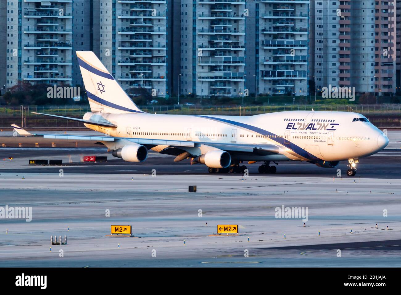 Tel Aviv, Israël – 18 février 2019 : avion Boeing 747-400 El Al Israel Airlines à l'aéroport de tel Aviv (TLV) en Israël. Banque D'Images