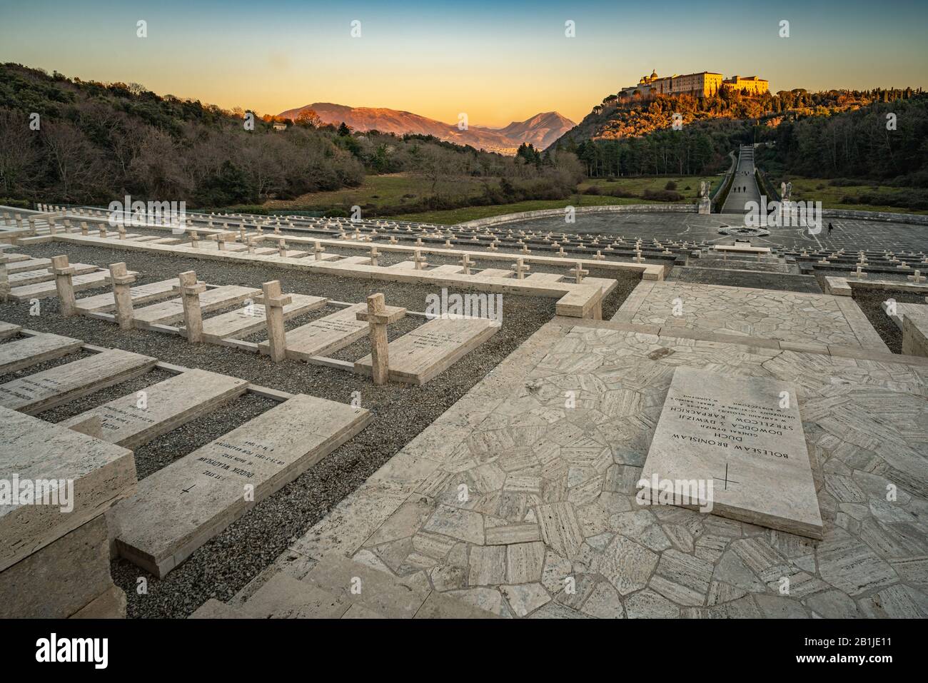 Abbaye de Montecassino vue du cimetière militaire de guerre polonais Banque D'Images