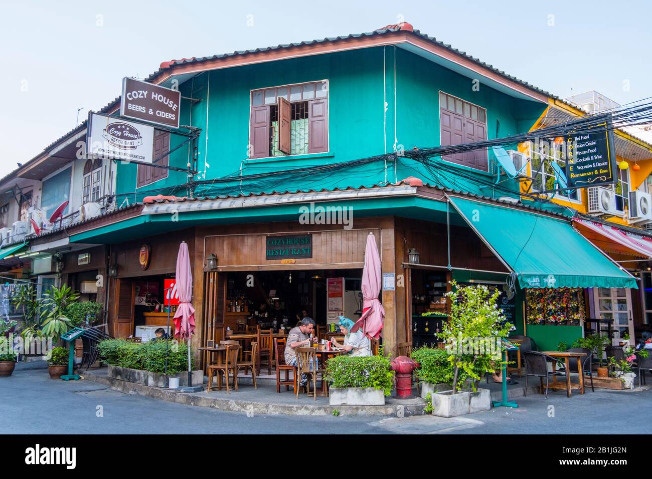 Maison confortable, restaurant et bar, quartiers anciens de Banglamphu, Bangkok, Thaïlande Banque D'Images