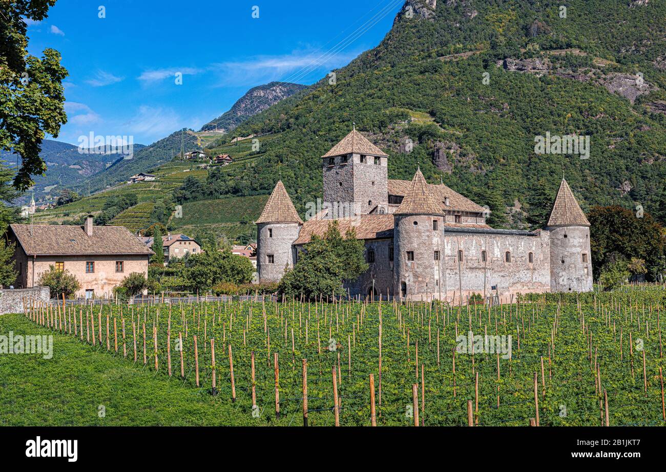 Le château de Maretsch est un château situé dans le centre historique de Bolzano, dans le Tyrol du Sud, dans le nord de l'Italie. Banque D'Images