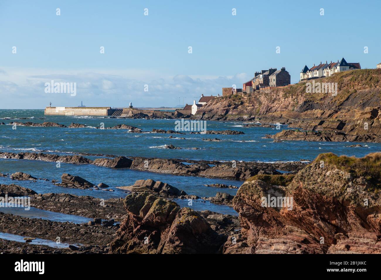 En direction de St Monans depuis le sentier côtier de Fife en direction d'Anstruther Fife, en Écosse. Banque D'Images