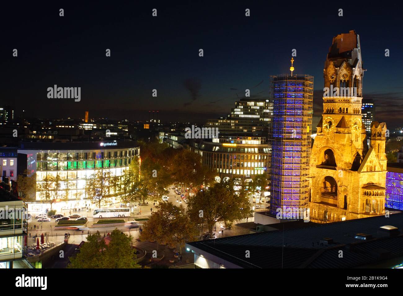 Blick vom Bikini-Haus auf die Kaiser-Wilhelm-Gedächtniskirche, Berlin, Allemagne Banque D'Images