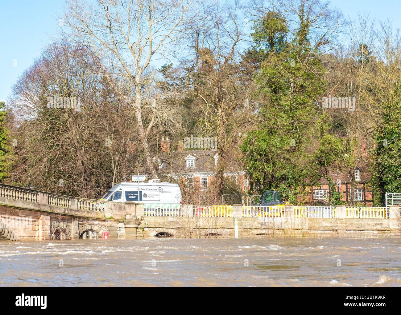 Bewdley, Shropshire, Royaume-Uni. 26 février 2020. Météo au Royaume-Uni, graves inondations à Bewdley, Shropshire, avec la rivière Severn atteignant des niveaux record et le pont Bewdley fermé suite à des problèmes de sécurité. Crédit Photo: Crédit: Sera Bailey/Alay Live News Banque D'Images