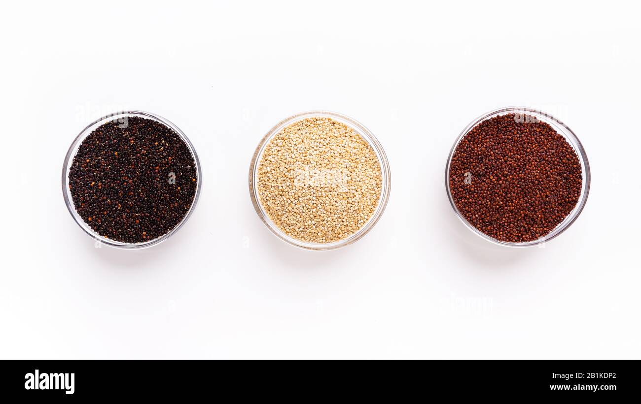 Quinoa noir, rouge et blanc Dans des gobelets en verre Banque D'Images