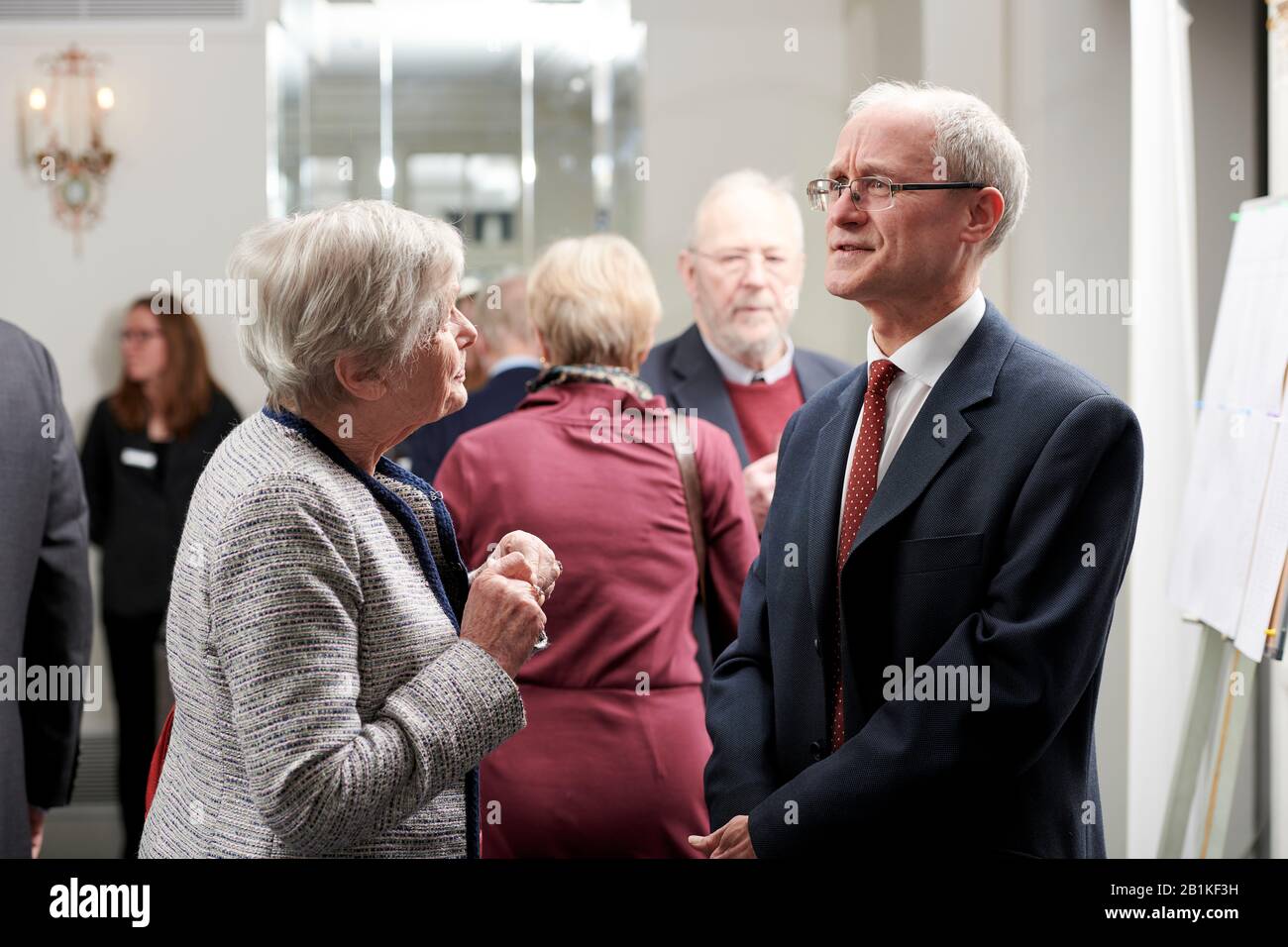 Sinclair Mckay Et Anne Husk Au Déjeuner Littéraire Oldie; 25/02/20 Banque D'Images