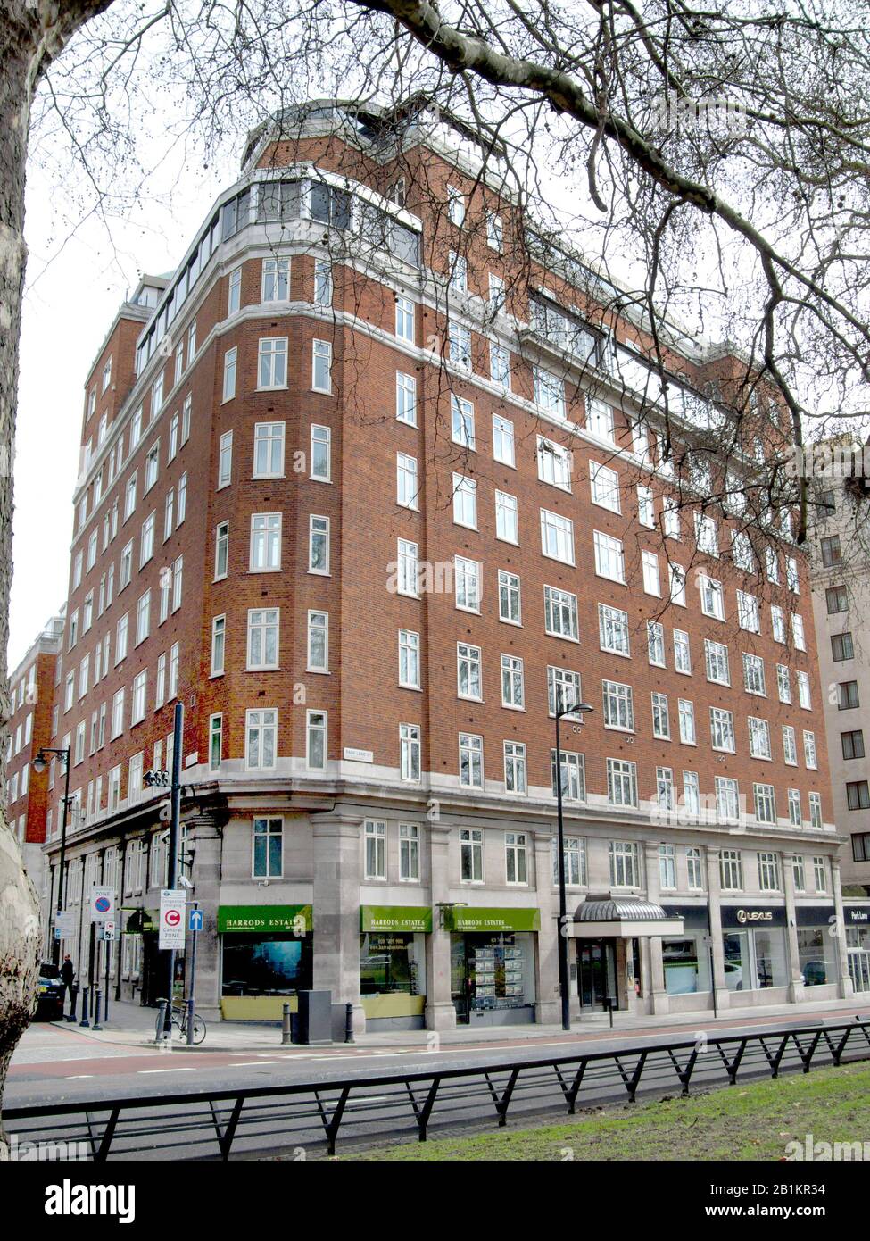 Ancien immeuble d'appartements de Londres de Dodi Fayed, 60 Park Lane, Londres, Angleterre. Un lieu de rencontre pour sa petite amie HRH Princess Diana, Banque D'Images