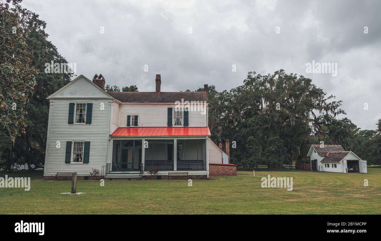 Brunswick, Géorgie - 18 Septembre 2019 : Lieu Historique De La Plantation Hofwyl Broadfield. Une plantation de riz des années 1800 est dirigée par un esclave. Maison de plantation préservée Banque D'Images