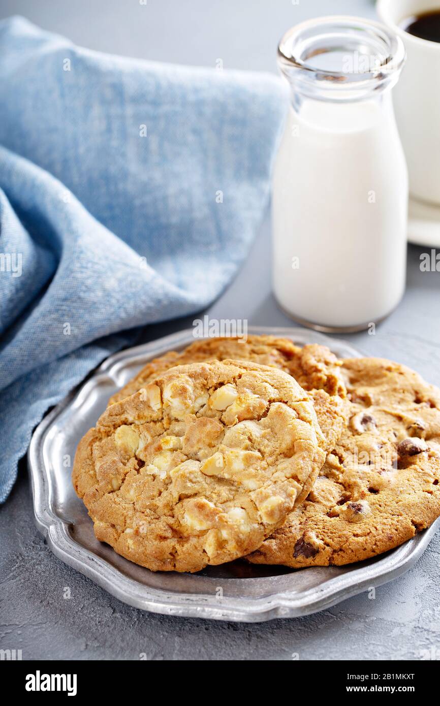 Divers cookies au lait Banque D'Images
