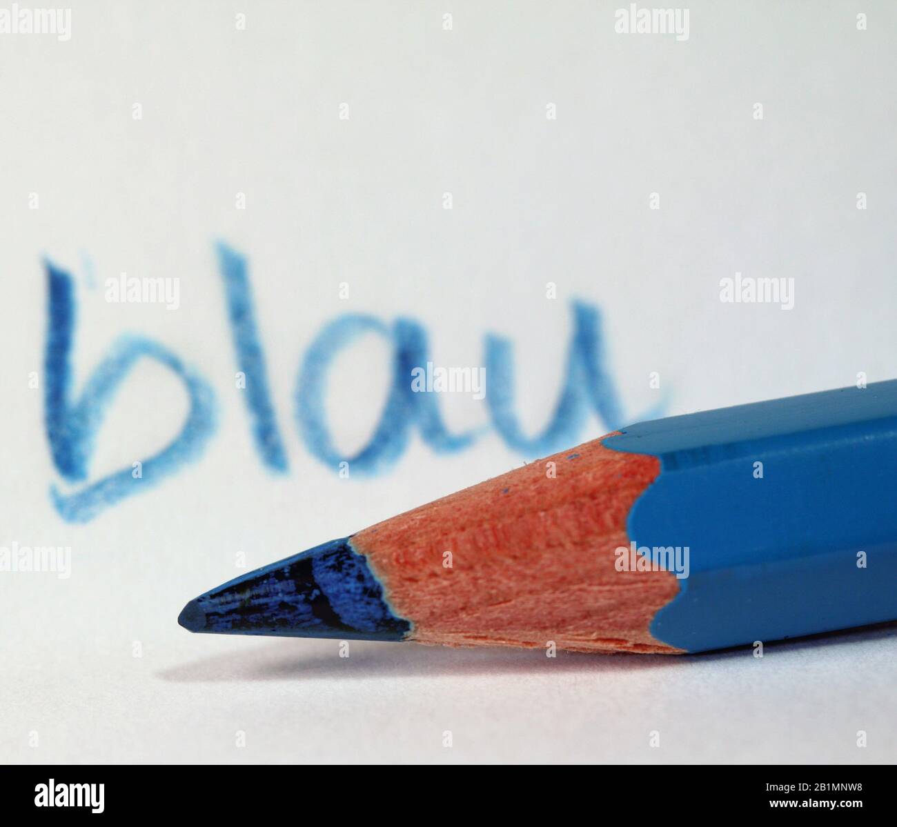 Blauer Stift mit Blauem Schriftzug 'blau' Banque D'Images