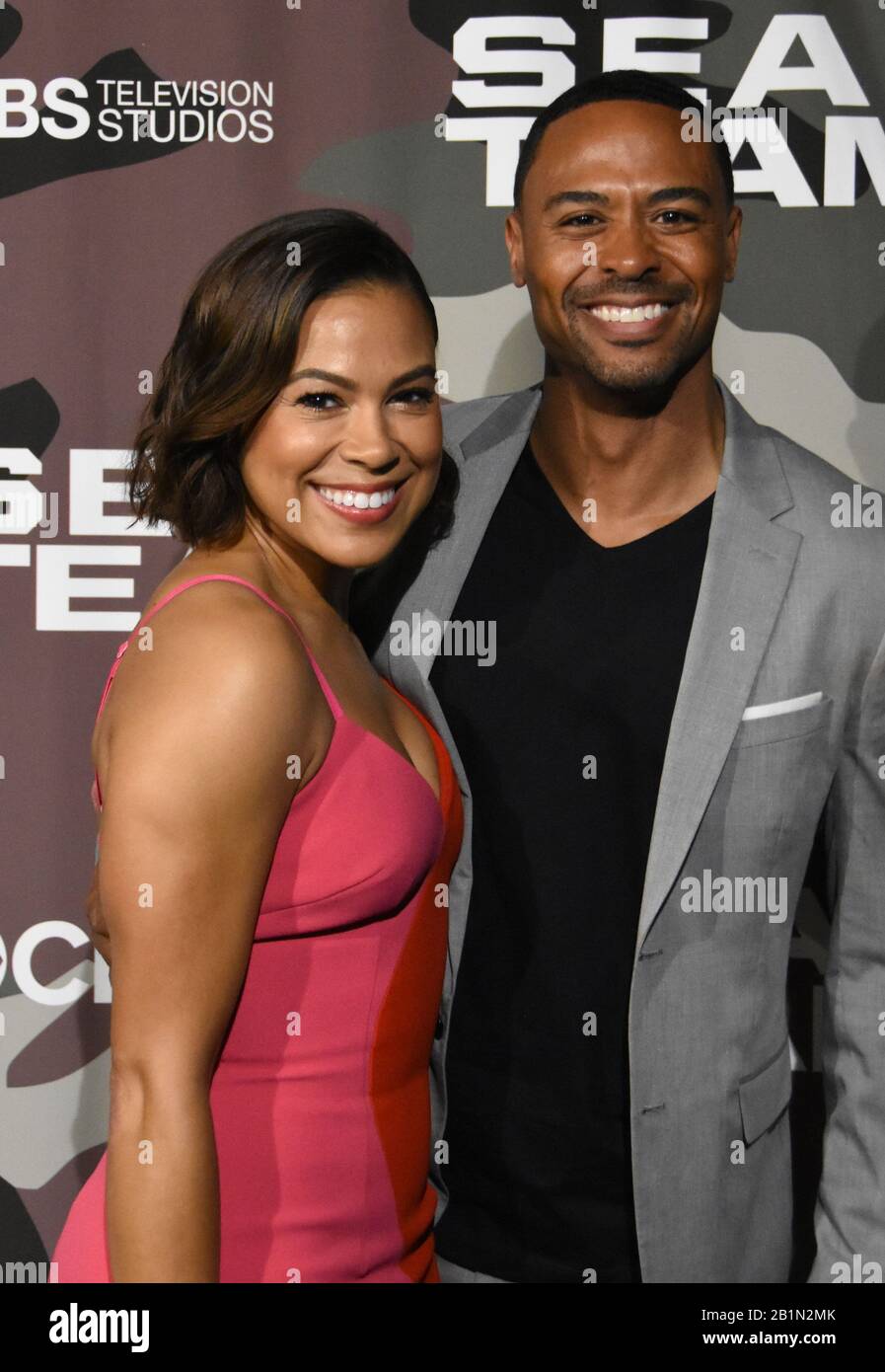 Hollywood, Californie, États-Unis 25 février 2020 l'actrice Toni Trucks et acteur Brandon Phillips assistent à la première de la CBS « équipe eal » le 25 février 2020 à ArcLight Hollywood à Hollywood, Californie, États-Unis. Photo De Barry King/Alay Stock Photo Banque D'Images