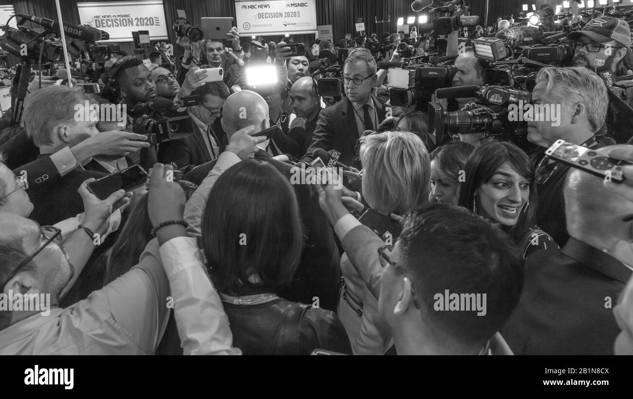 19 février 2020, LAS VEGAS NEVADA, États-Unis - les médias nationaux de presse couvrent les Candidats à la présidentielle démocratique présentés au théâtre de Paris de NBC Banque D'Images