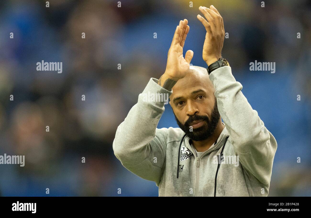 Montréal, Québec, Canada. 26 février 2020. L'entraîneur de l'impact de Montréal Thierry Henry célèbre une victoire sur Deportivo Saprissa lors d'un match de football de la Ligue des Champions de la CONCACAF. Crédit: Patrice Lapointe/Zuma Wire/Alay Live News Banque D'Images