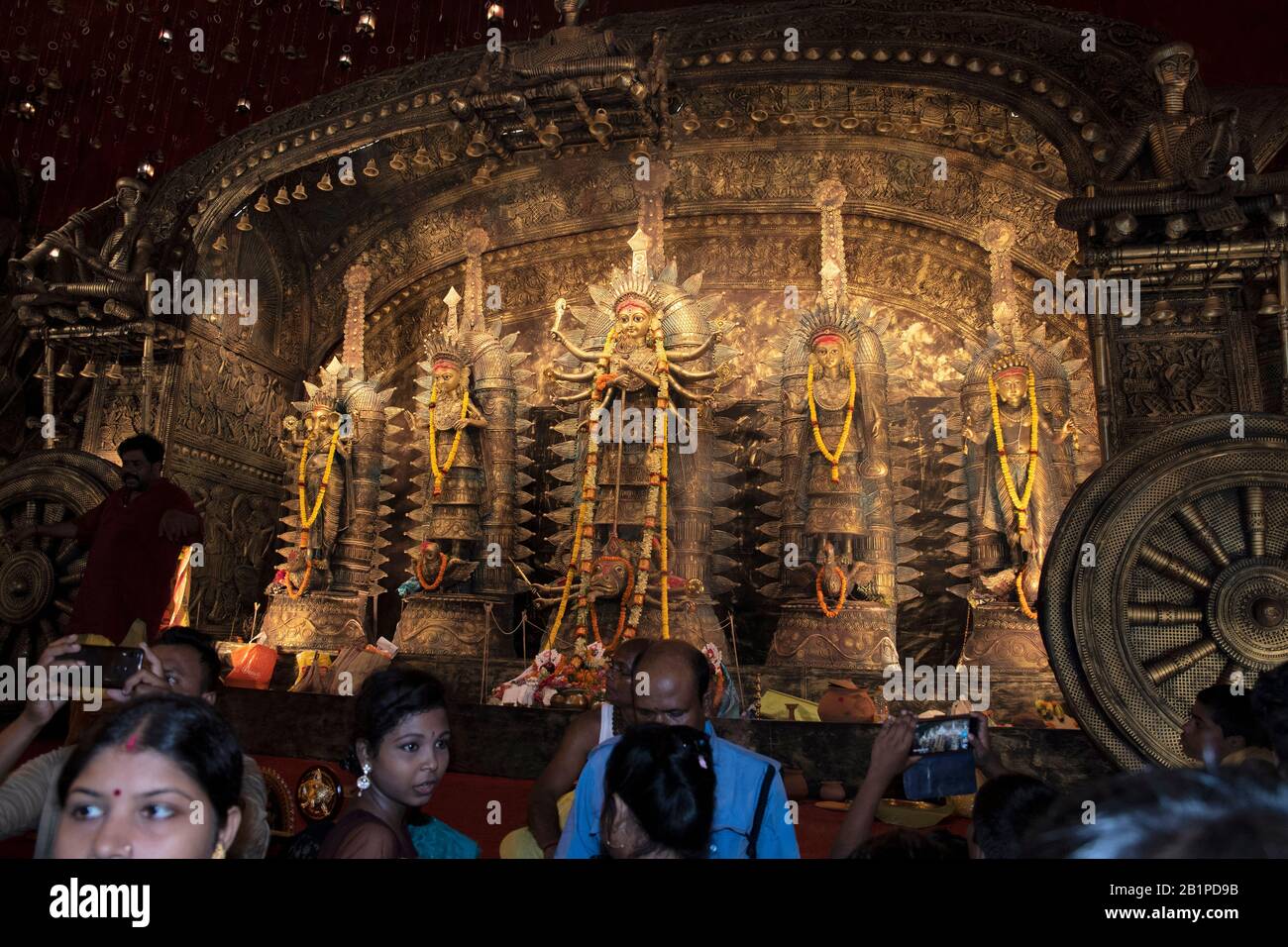 Bengale Occidental, Inde, Octobre 2019, Dévotée Pendant Durga Puja En Contai, Purba Medinipur Banque D'Images