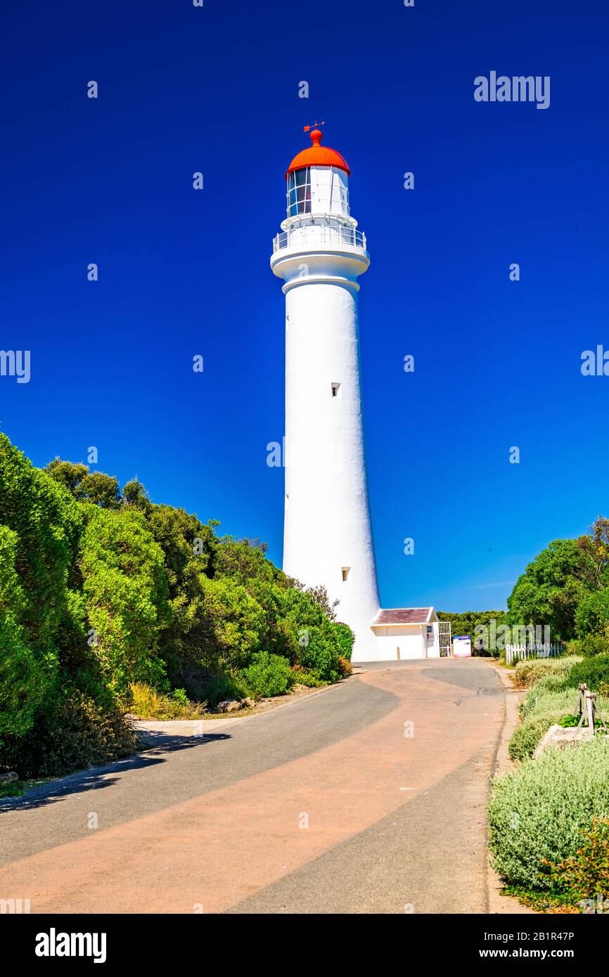 Split Point Lighthouse est un phare situé à Aireys Inlet, une petite ville sur la Great Ocean Road, Victoria, Australie. Banque D'Images