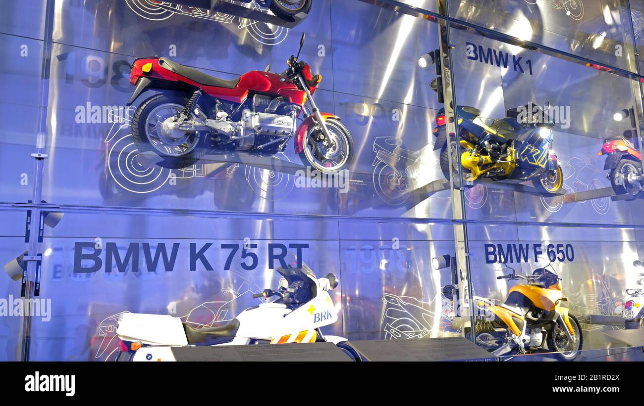 Motos BMW dans le musée Banque D'Images
