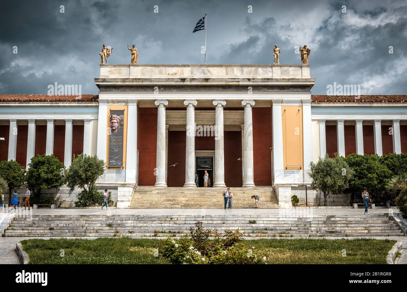 Athènes - 7 Mai 2018 : Musée Archéologique National D'Athènes, Grèce. C'est l'un des principaux monuments historiques d'Athènes. Entrée principale du musée Banque D'Images