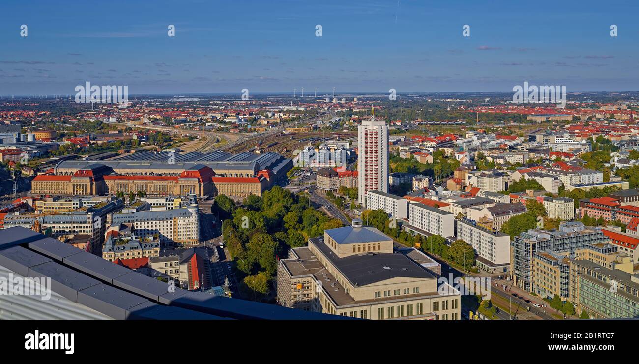 Gare Centrale, Winter Garden Tower Et Opéra À Leipzig, Saxe, Allemagne Banque D'Images