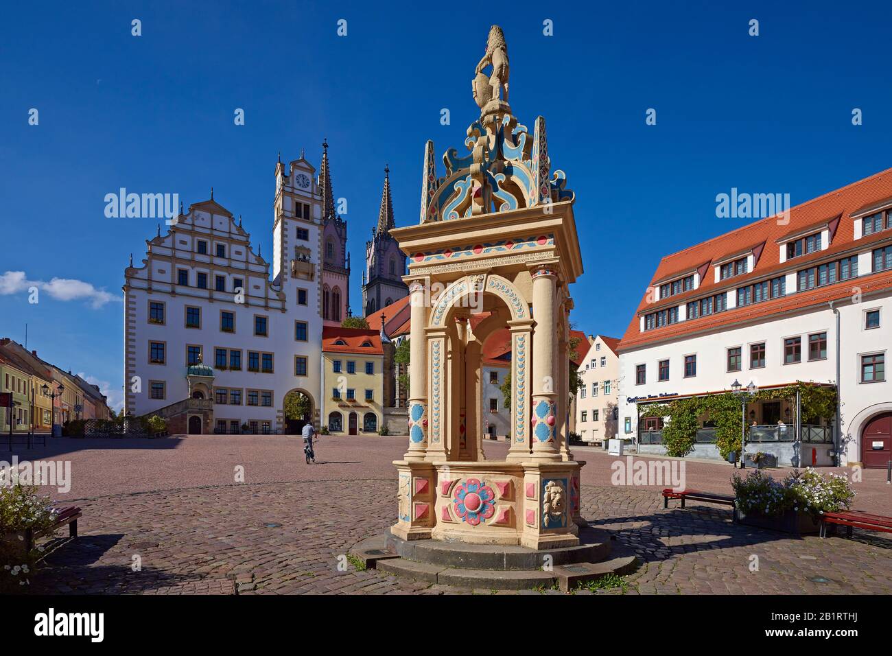 Neumarkt avec fontaine, mairie et Aegidienkirche à Oschatz, Landkreis Nordsachsen, Saxe, Allemagne Banque D'Images
