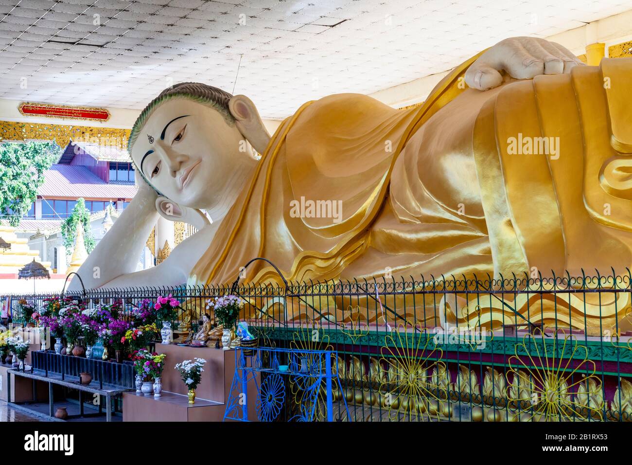 La Statue Du Bouddha De Recdoubing, Loikaw, Etat De Kayah, Myanmar. Banque D'Images