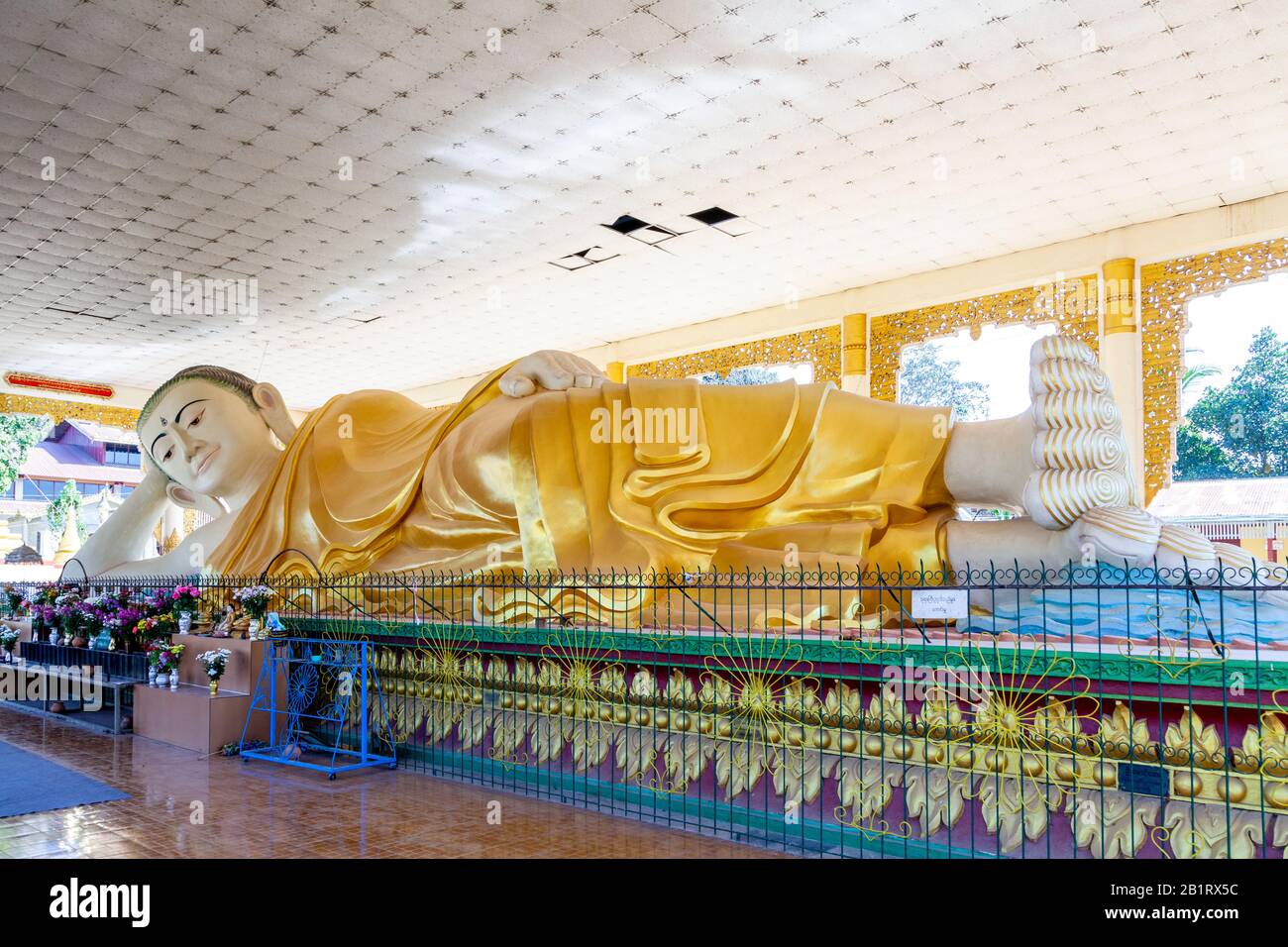 La Statue Du Bouddha De Recdoubing, Loikaw, Etat De Kayah, Myanmar. Banque D'Images