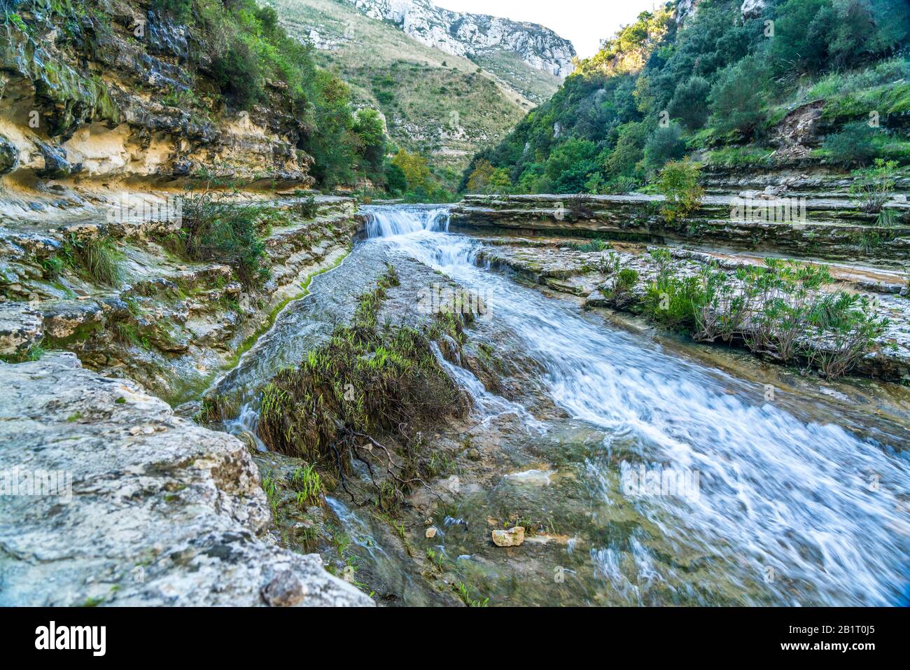 Der Fluss Cassibile im Naturachutzgebiet Cavagrande del Cassibile, Sizilien, Italien, Europa | Cassibile rivière à la réserve naturelle Cavagrande del Banque D'Images