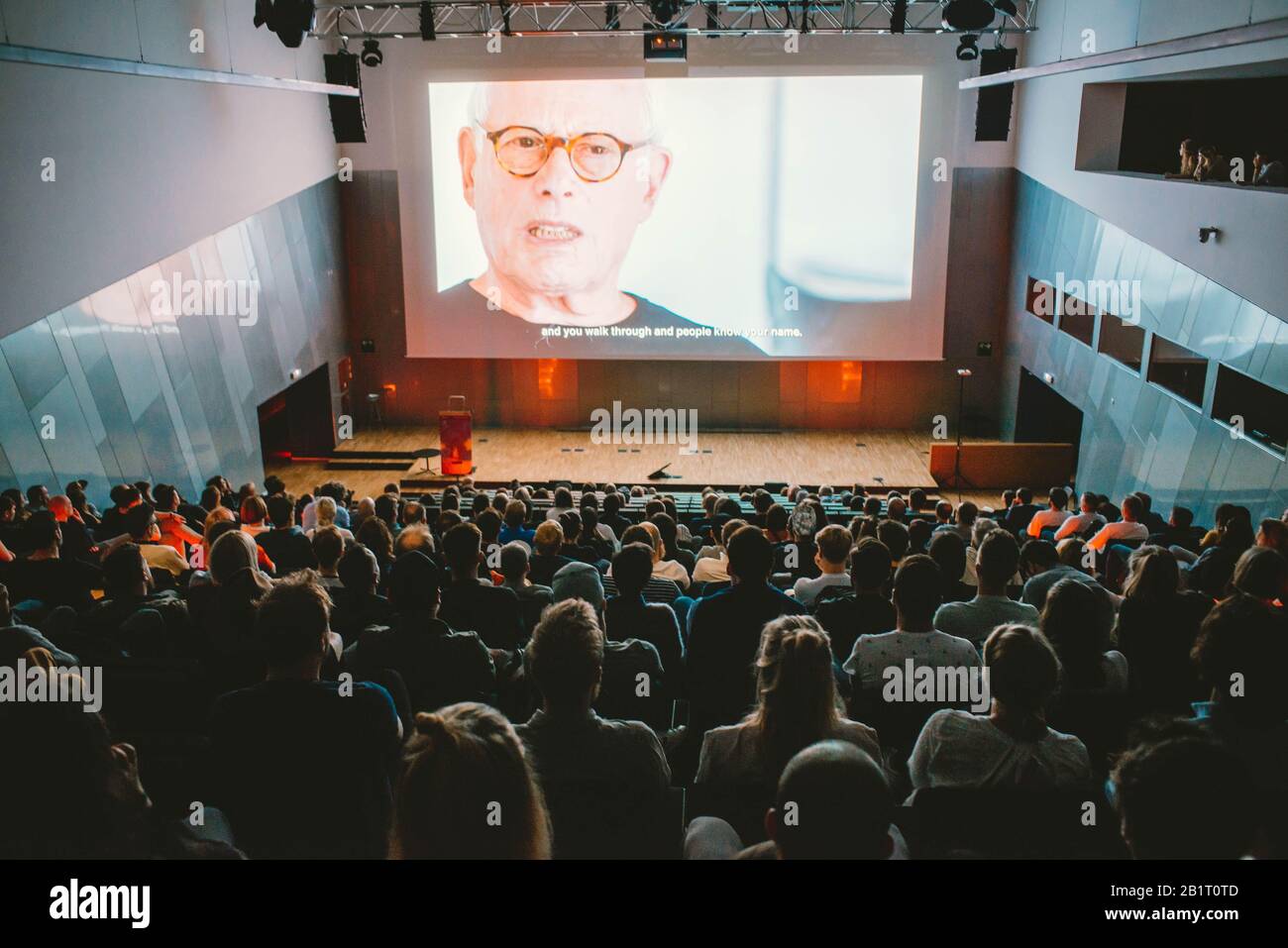 Rams projection par Gary Hustwit, un film sur Dieter Rams. Création au FESTIVAL OFFF 2019. Barcelone, Espagne. Banque D'Images