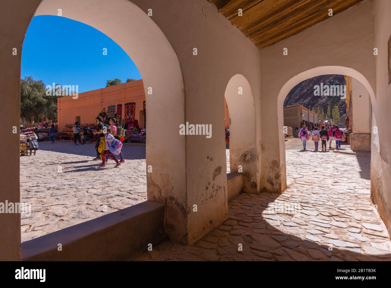 Week-end-marché à Purmamarca, Quebrada de Humahuaca, UNESCO World Heritage, Province Jujuy, NW Argentine, Amérique latine Banque D'Images