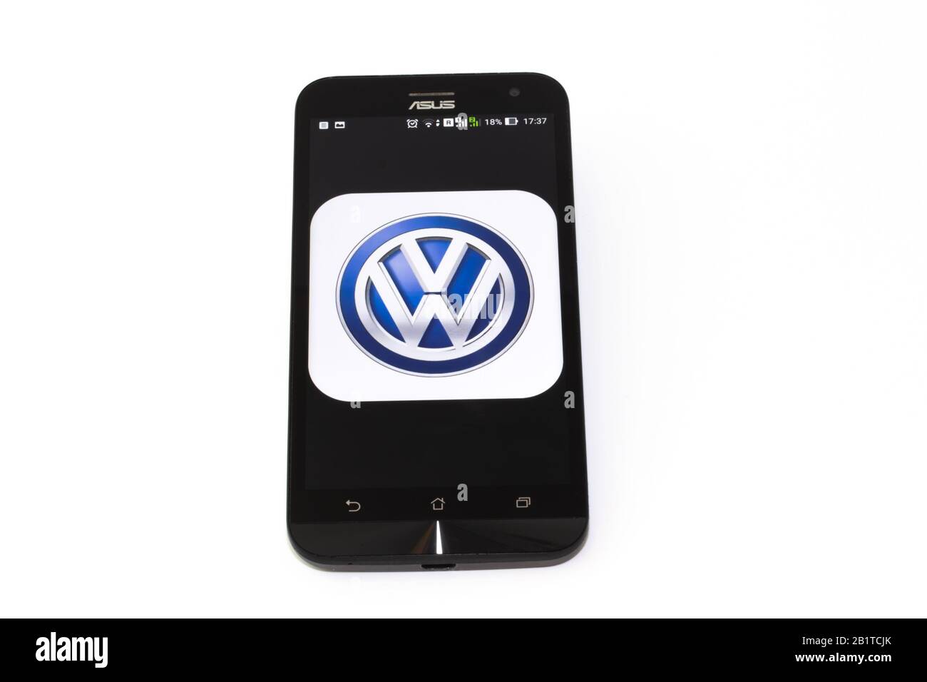 Kouvola, Finlande - 23 janvier 2020: Logo de l'application Volkswagen sur l'écran du smartphone Asus Banque D'Images