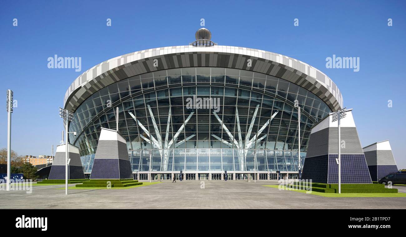 Élévation avant de l'entrée principale. The New Tottenham Hotspur Stadium, Londres, Royaume-Uni. Architecte: Populeux, 2019. Banque D'Images