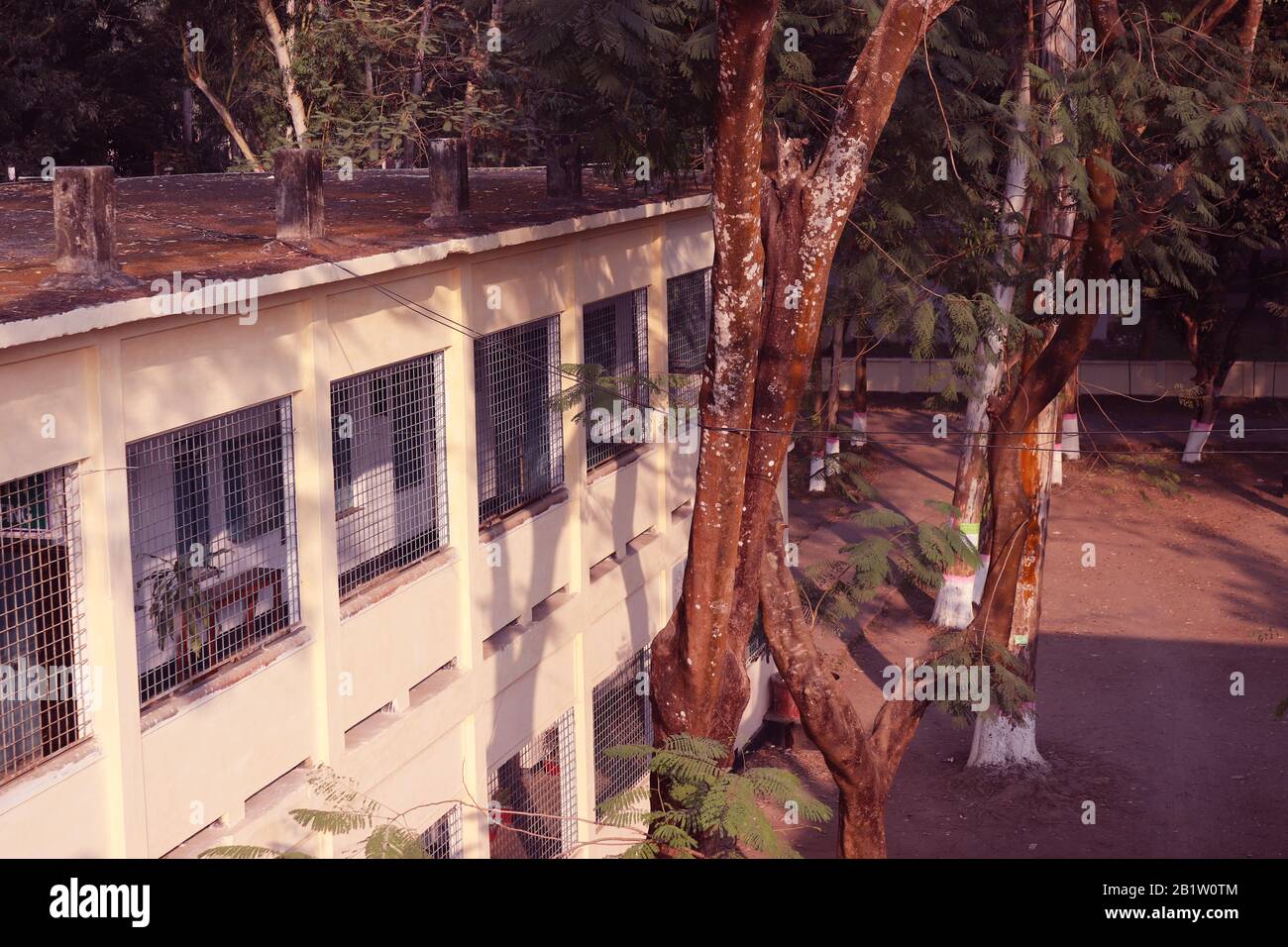 Vue sur le toit d'un bâtiment.Beau paysage et architecture de Carmichael College, Rangpur.Vue Latérale d'un bâtiment ou Flat.Modern School et Univer Banque D'Images