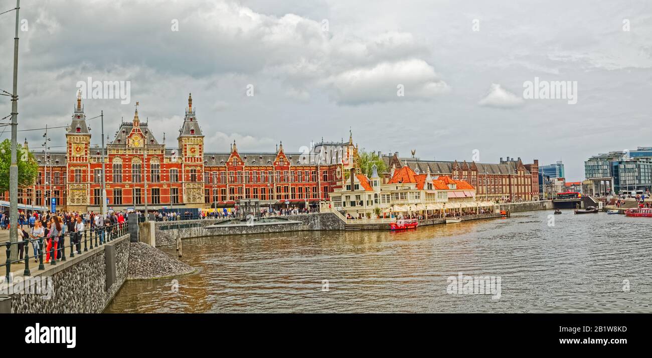 La gare principale d'Amsterdam Central Station Pays-Bas Banque D'Images