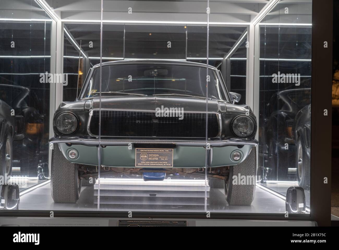 Washington DC, États-Unis - 17 avril 2018 : 68 Ford Mustang GT fastback Bullitt voiture de sport sur le Washington Mall. Présenté dans le cadre des voitures 2018 au C Banque D'Images