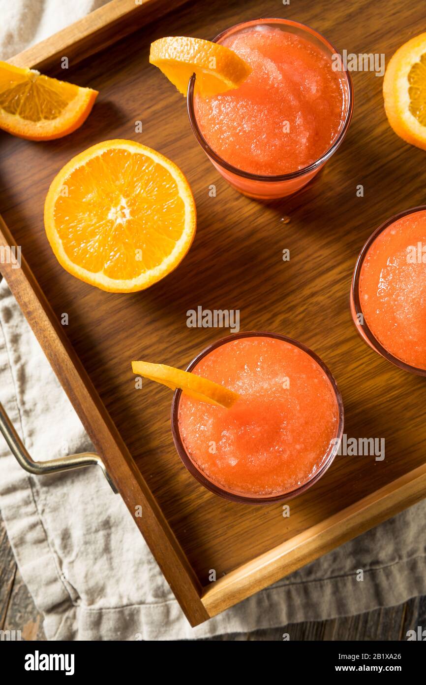 Brushy Glacé Au Néon Avec Orange Et Glace Banque D'Images