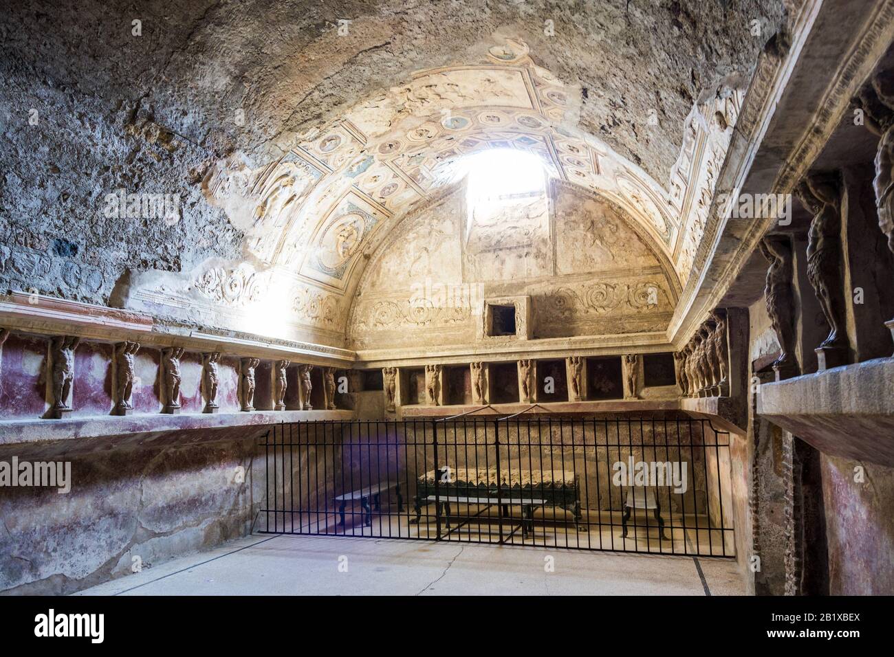 Italie, POMPÉI - OCT 19, 2019: Ancienne ville romaine détruite par l'éruption du Vésuve en AD 79. Pompéi est un site classé au patrimoine mondial de l'UNESCO. Banque D'Images