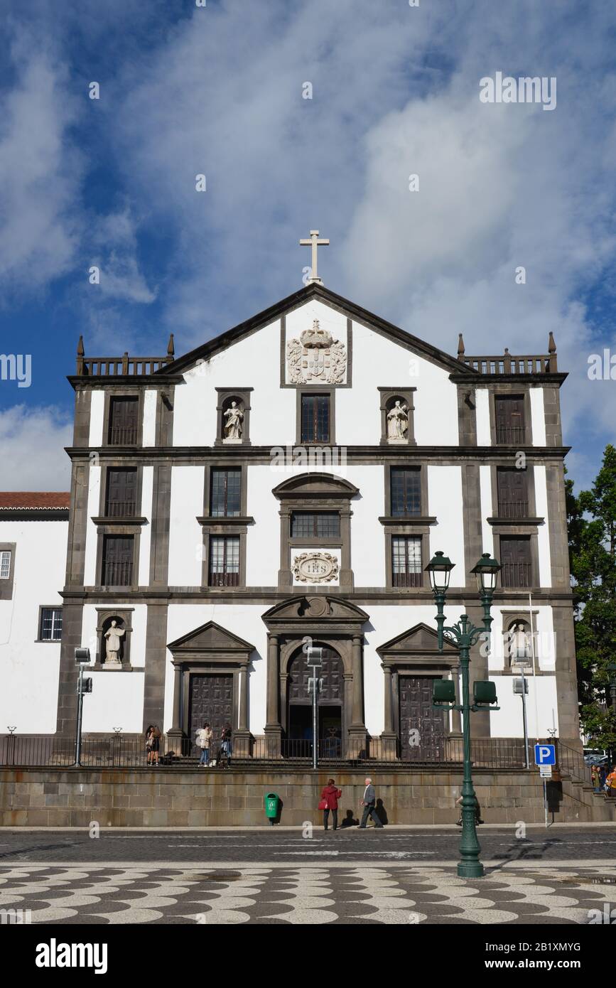 Kirche ‘Igreja Do Colegio’, Praca Do Municipio, Funchal, Madère, Portugal Banque D'Images