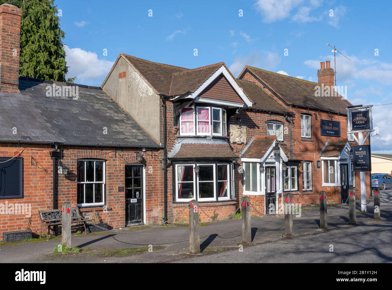 Maison Publique De Ye Old Turner Arms, West End Road, Mortimer, Berkshire, Angleterre. Banque D'Images