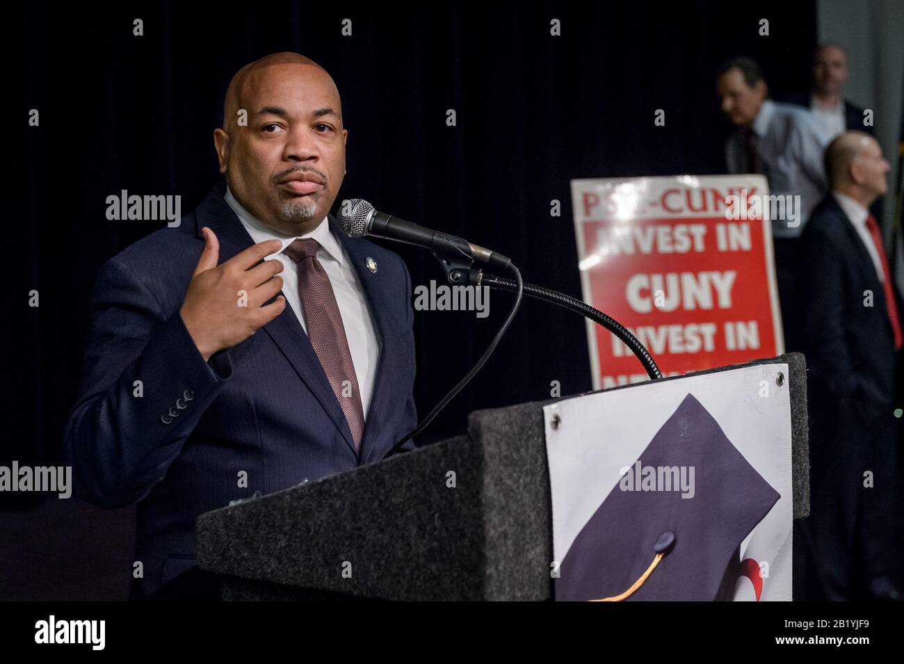 ÉTATS-UNIS. 27 février 2020. Président De L'Assemblée D'État De New York Carl Heastie. SUNY et CUNY étudiants, professeurs et personnel de l'ensemble de l'État, réunis par des représentants élus, des membres de l'USS, PSC CUNY, NYPIRG et d'autres organisations étudiantes se sont réunis à Albany le 27 février 2020 pour la Journée D'action Ed, rendre visite aux législateurs pour exiger un financement complet de l'enseignement supérieur dans l'ensemble de l'état. (Photo d'Erik McGregor/Sipa USA) crédit: SIPA USA/Alay Live News Banque D'Images